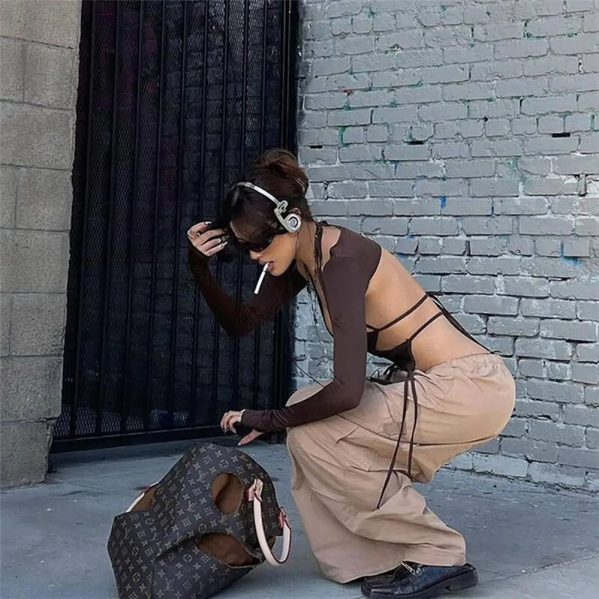 Backless Long Sleeve Crop Tops - Image 31