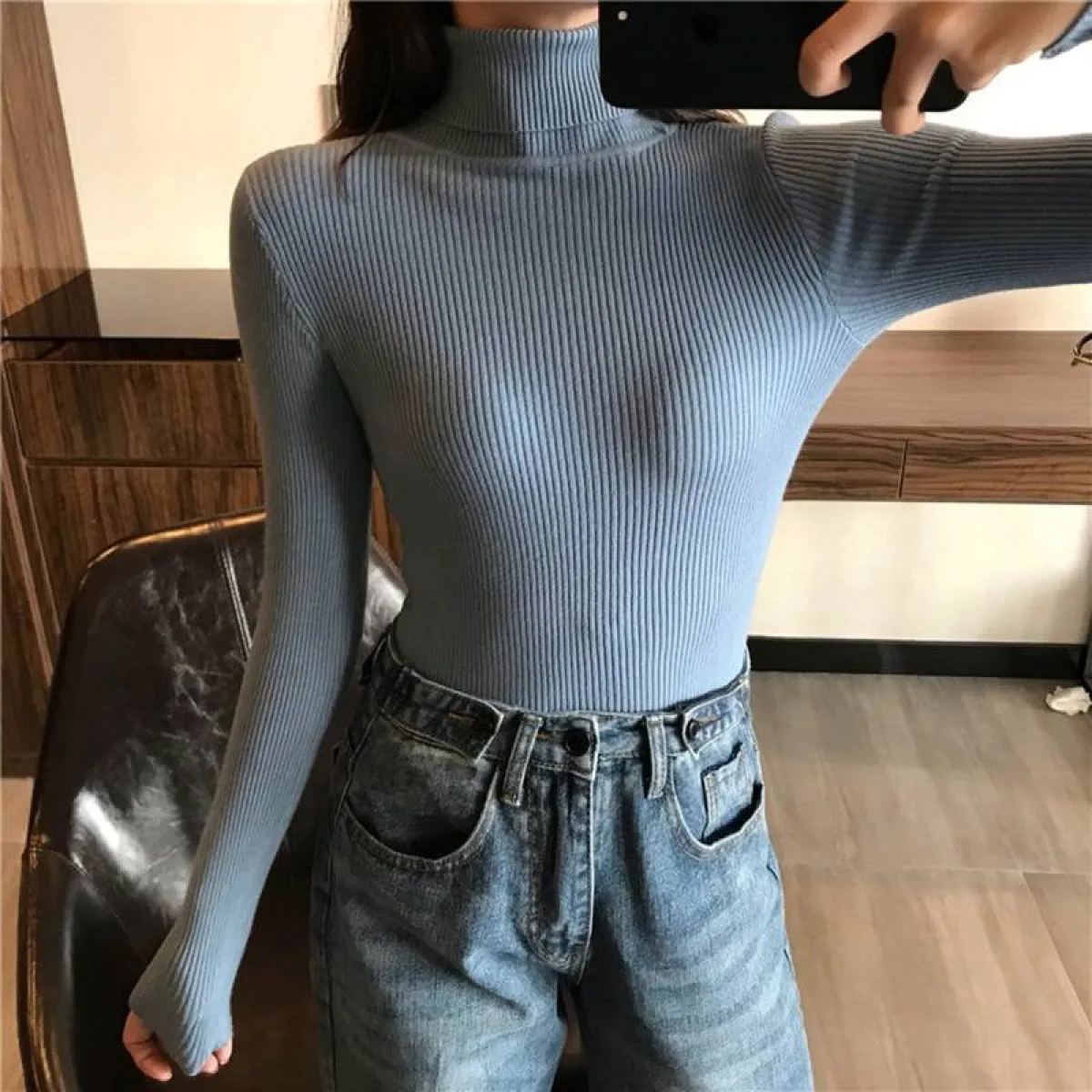 Thick Knitted Sweater - Image 17
